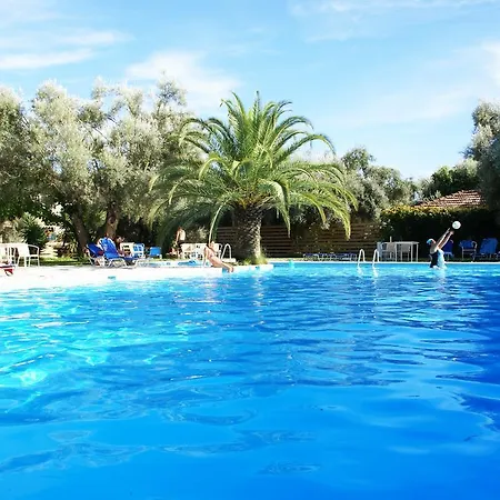 Thalero Holidays Center * Λυγιά